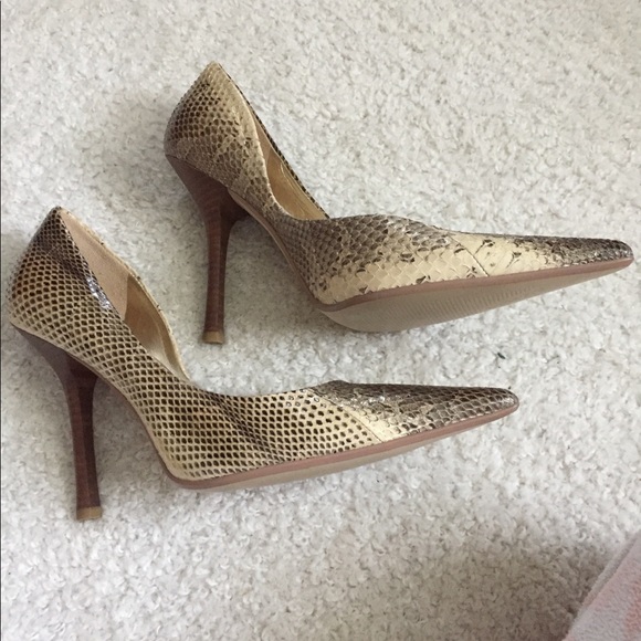 NWOT - Guess leather reptile pattern shoes - Picture 4 of 8